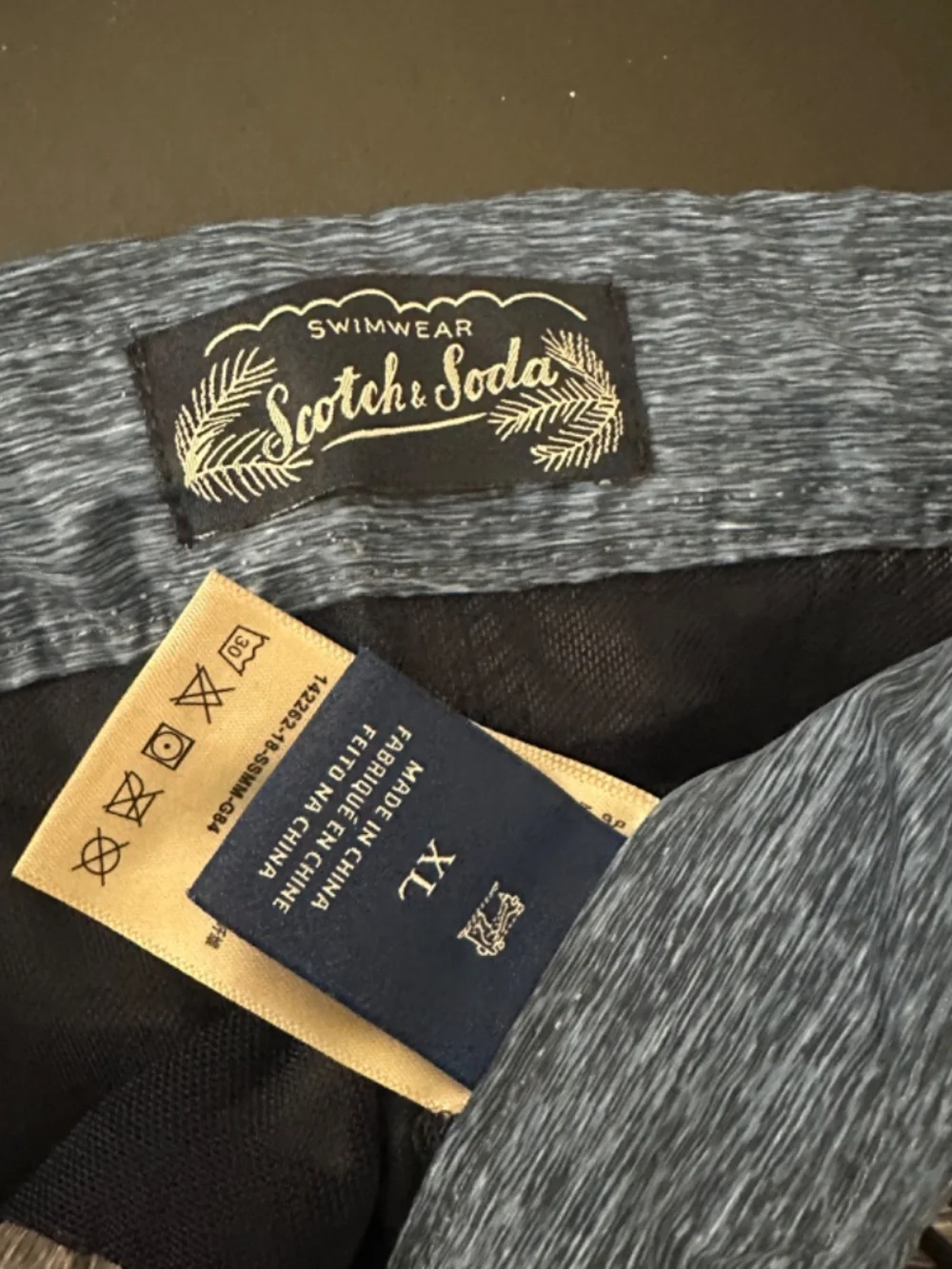 Scotch & Soda Swim Trunks XL runs small 37